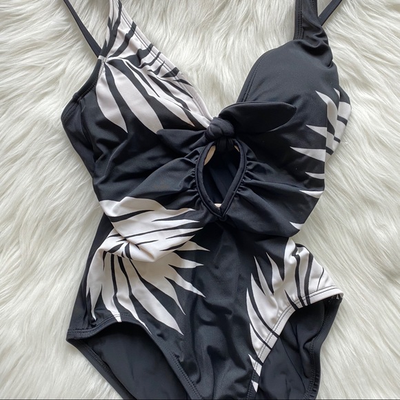 Kona Sol Tie Front Keyhole One Piece Swimsuit S - Picture 5 of 6